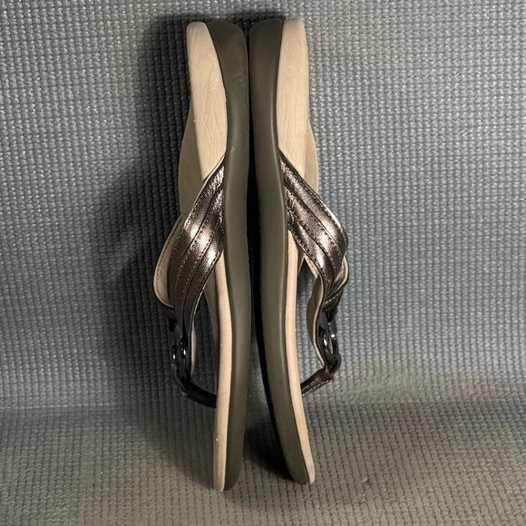 Vionic Tide Aloe Women's Pewter Flip Flop Sandals Size 7 - Picture 6 of 9
